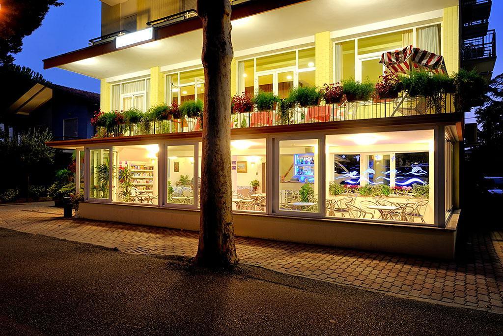 Hotel Samoa Римини Экстерьер фото