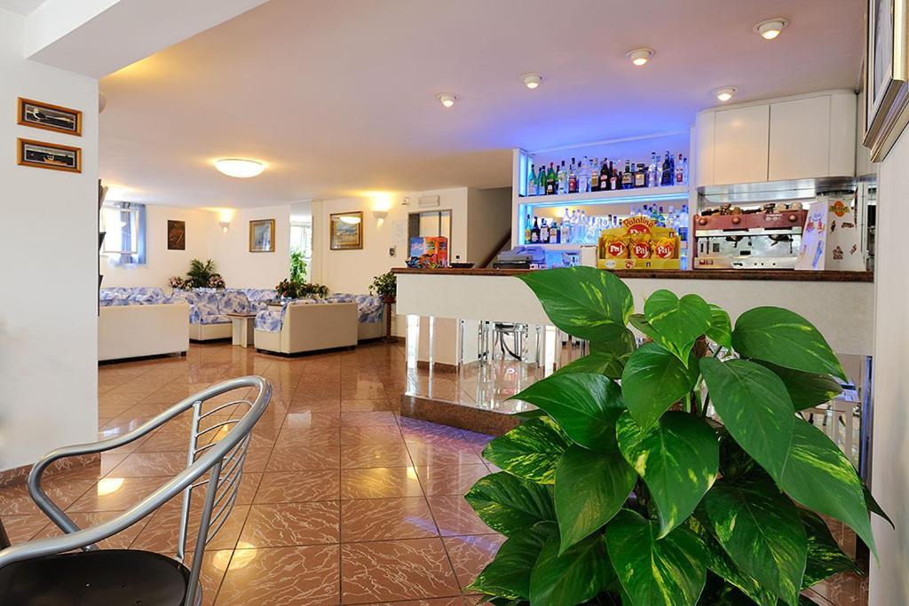 Hotel Samoa Римини Экстерьер фото