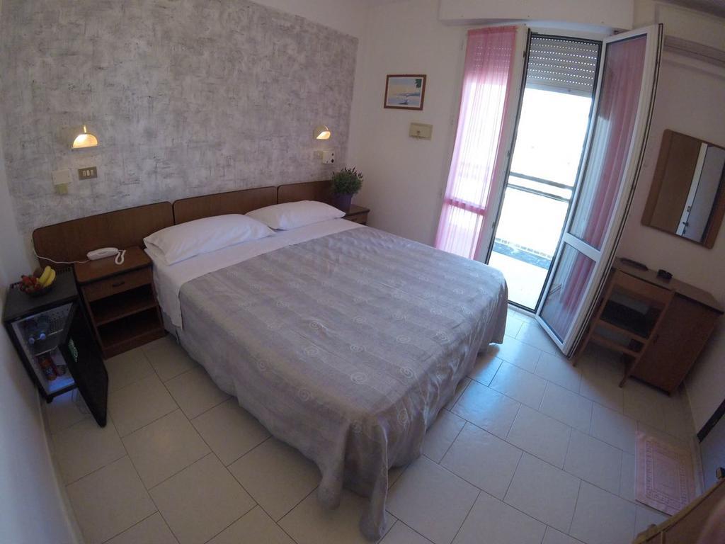 Hotel Samoa Римини Экстерьер фото